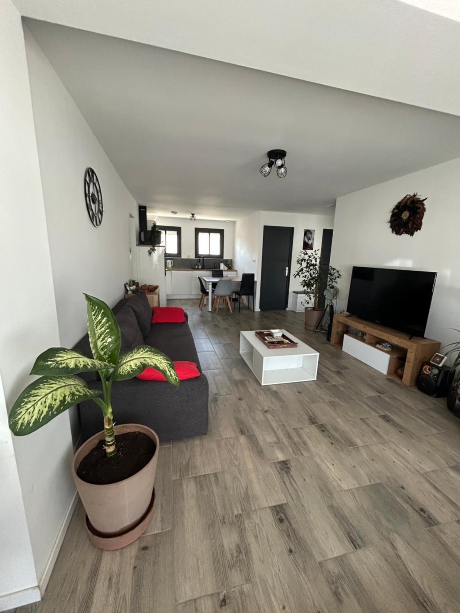Lunel Villa